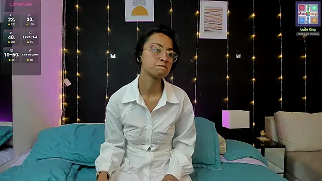 Snapshot of bravepetunia chatting on September 13, 2025, 12:16 pm bravepetunia online show from September 13, 2025, 12:16 pm