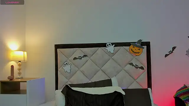 bravepetunia online show from October 30, 2025, 1:12 pm