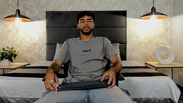 RaphaelDufort online show from September 23, 2025, 11:52 pm