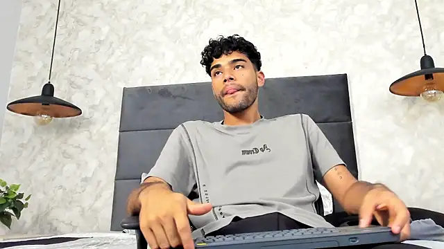 RaphaelDufort online show from October 15, 2025, 12:00 am