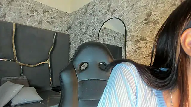 KathaMyer online show from November 6, 2025, 5:14 pm