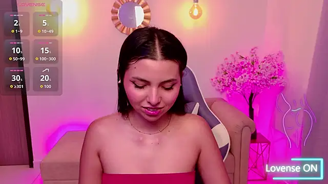 Snapshot of Rossie_Channel chatting on September 17, 2025, 8:10 pm Rossie Channel online show from September 17, 2025, 8:10 pm