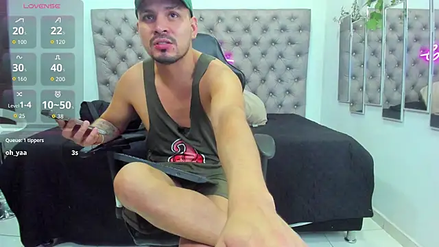 Snapshot of AndresSterling_ chatting on September 10, 2025, 11:16 pm AndresSterling online show from September 10, 2025, 11:16 pm