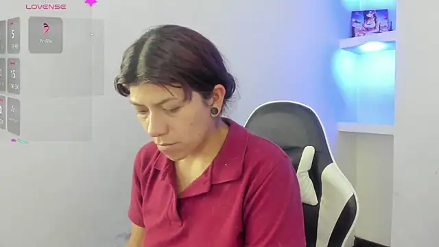 Raven Rouge  online show from March 14, 2026, 8:58 pm