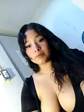 Stephy  online show from October 9, 2025, 2:15 pm