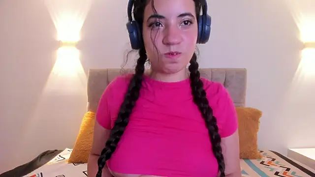 Nicol Chang online show from October 7, 2025, 3:58 am