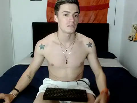 Snapshot of Ken_bigcock77 chatting on September 24, 2025, 4:16 am Ken bigcock77 online show from September 24, 2025, 4:16 am