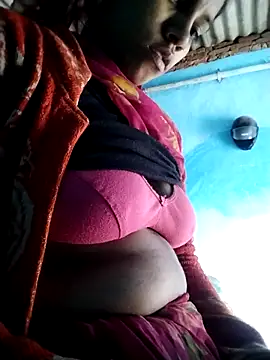 Snapshot of Hot-qwer chatting on February 18, 2026, 7:15 am Hot-qwer online show from February 18, 2026, 7:15 am