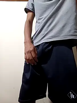 gthicklatino online show from April 23, 2026, 12:45 am