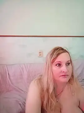 XHelenaX90 online show from February 25, 2026, 10:03 am