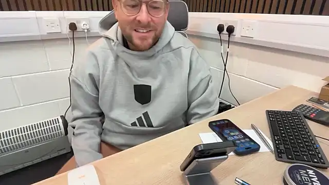 bilf1978 online show from March 30, 2026, 9:32 am