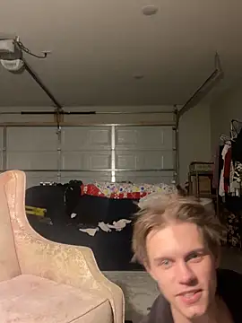 XanderOzzz online show from October 30, 2025, 7:47 pm