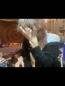 XanderOzzz online show from November 24, 2025, 2:11 am