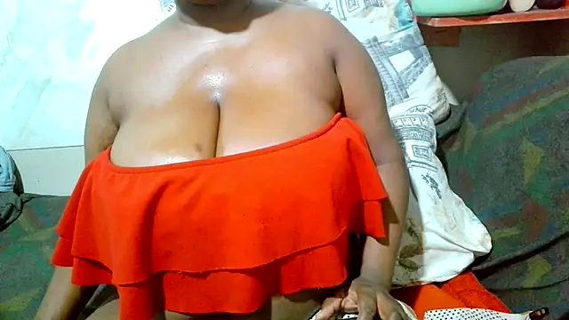 Snapshot of bustydivaxx21 chatting on November 3, 2025, 8:54 pm bustydivaxx21 online show from November 3, 2025, 8:54 pm