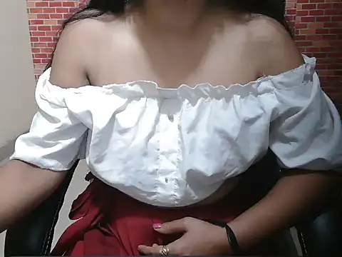 misskomal2 online show from September 16, 2025, 5:52 am