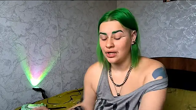 Snapshot of NeonNectar_ chatting on October 15, 2025, 9:31 am NeonNectar online show from October 15, 2025, 9:31 am