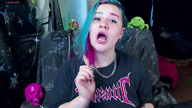 Snapshot of NeonNectar_ chatting on March 3, 2026, 2:45 pm NeonNectar online show from March 3, 2026, 2:45 pm