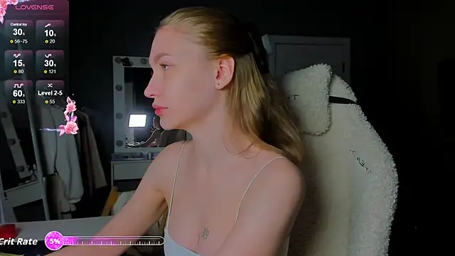 Snapshot of Ammi_bliss chatting on October 3, 2025, 3:36 am Ammi bliss online show from October 3, 2025, 3:36 am