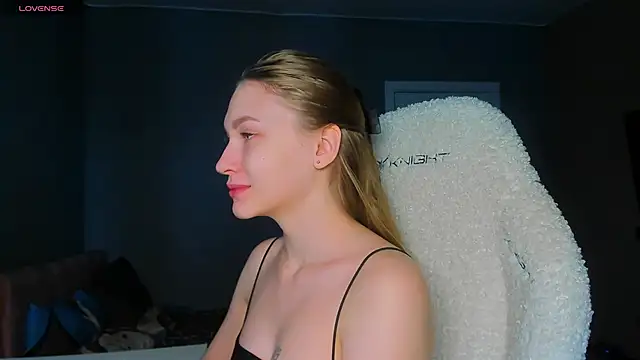 Snapshot of Ammi_bliss chatting on November 15, 2025, 4:32 am Ammi bliss online show from November 15, 2025, 4:32 am