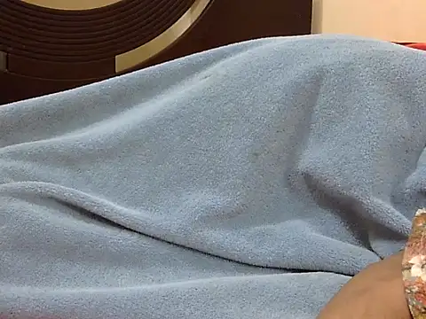 smallcuute online show from November 17, 2025, 11:21 pm