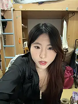 Snapshot of ououlovelove chatting on February 1, 2026, 9:02 pm ououlovelove online show from February 1, 2026, 9:02 pm