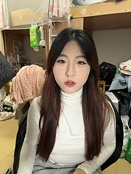 Snapshot of ououlovelove chatting on February 9, 2026, 2:21 pm ououlovelove online show from February 9, 2026, 2:21 pm