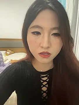 Snapshot of ououlovelove chatting on February 19, 2026, 2:13 pm ououlovelove online show from February 19, 2026, 2:13 pm