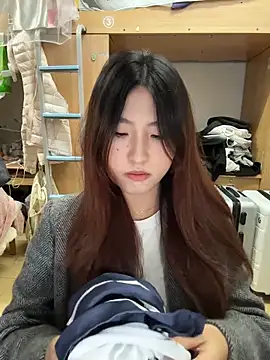 Snapshot of ououlovelove chatting on March 18, 2026, 11:13 am ououlovelove online show from March 18, 2026, 11:13 am