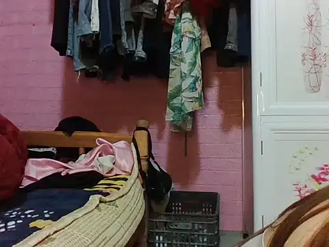 Snapshot of Loc_al chatting on February 16, 2026, 8:43 am Loc al online show from February 16, 2026, 8:43 am