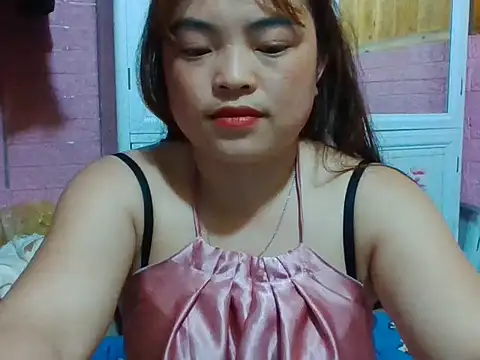 Snapshot of Loc_al chatting on February 25, 2026, 7:40 am Loc al online show from February 25, 2026, 7:40 am