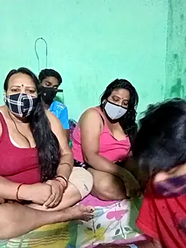 LoveOnStream online show from November 4, 2025, 3:55 pm