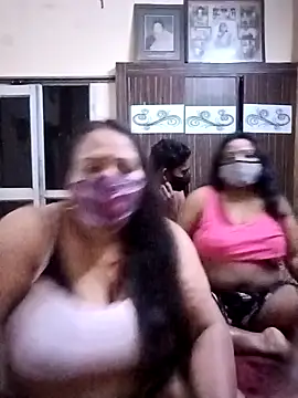 LoveOnStream online show from February 3, 2026, 12:10 pm