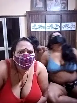 LoveOnStream online show from February 16, 2026, 4:36 pm