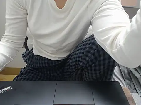 Snapshot of Lamoon_2k chatting on October 27, 2025, 2:59 am Lamoon 2k online show from October 27, 2025, 2:59 am