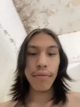 Snapshot of heytherepeoples717 chatting on October 29, 2025, 3:31 am heytherepeoples717 online show from October 29, 2025, 3:31 am