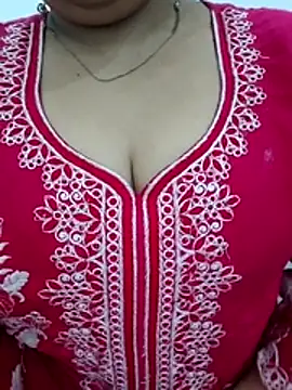Snapshot of Sakshi4u chatting on July 4, 2026, 12:33 pm Sakshi4u online show from July 4, 2026, 12:33 pm
