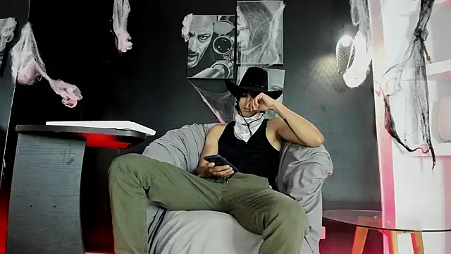 jett savage online show from October 30, 2025, 1:23 pm