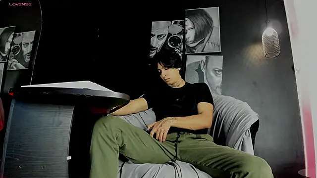 jett savage online show from November 4, 2025, 2:16 pm