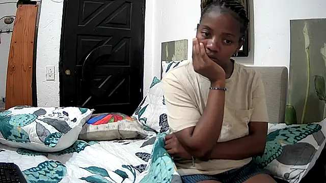 CandyNaynay online show from October 5, 2025, 6:06 pm