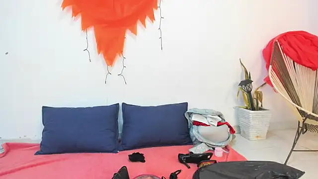  Miaa khalifa  online show from October 30, 2025, 12:28 pm