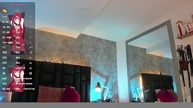 crystaldarliing online show from March 8, 2026, 4:33 pm