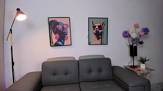 leyah  online show from March 21, 2026, 1:05 pm