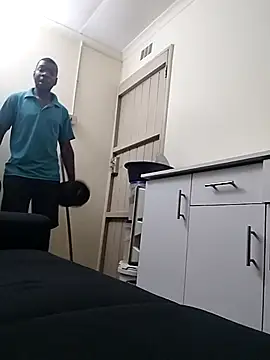 Snapshot of TmanZim2025 chatting on October 4, 2025, 6:39 pm TmanZim2025 online show from October 4, 2025, 6:39 pm