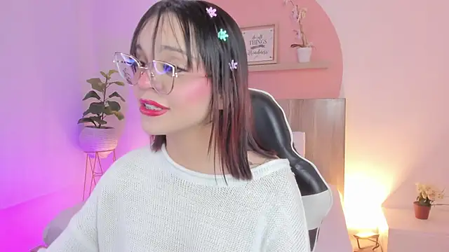 Clara Luu online show from June 3, 2026, 2:25 am
