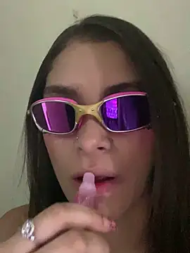 Hannacooper3 online show from November 9, 2025, 11:47 pm