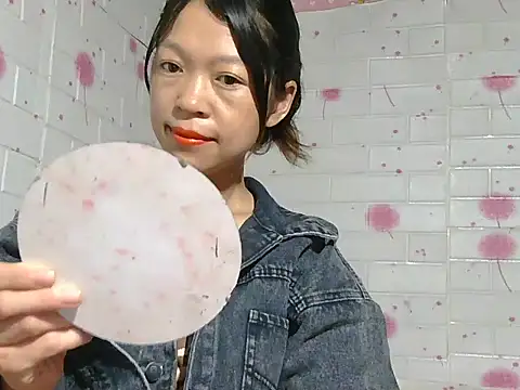 Mina ti online show from November 4, 2025, 3:27 am