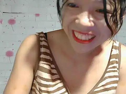 Mina ti online show from November 4, 2025, 3:33 pm