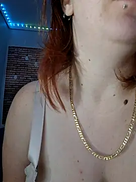 queenpeaches121 online show from November 3, 2025, 11:48 pm