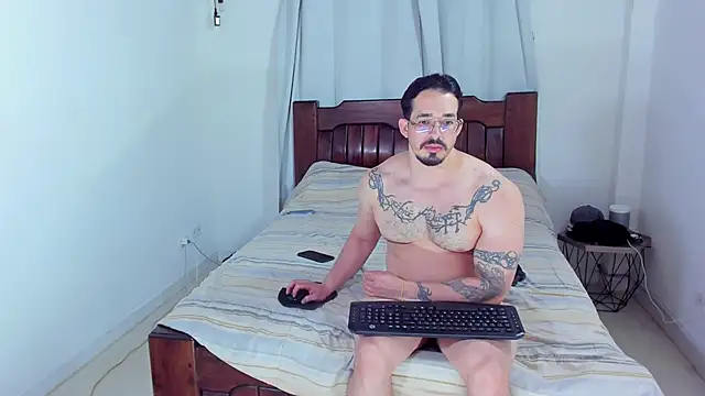 Snapshot of Hunter_Hoott chatting on June 11, 2026, 11:14 pm Hunter Hoott online show from June 11, 2026, 11:14 pm