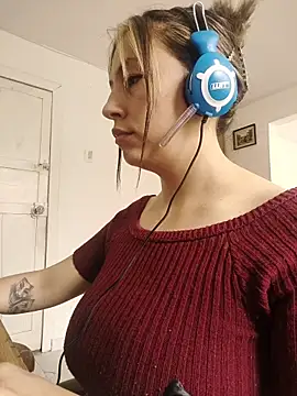 AlanaDesire online show from September 28, 2025, 5:40 pm